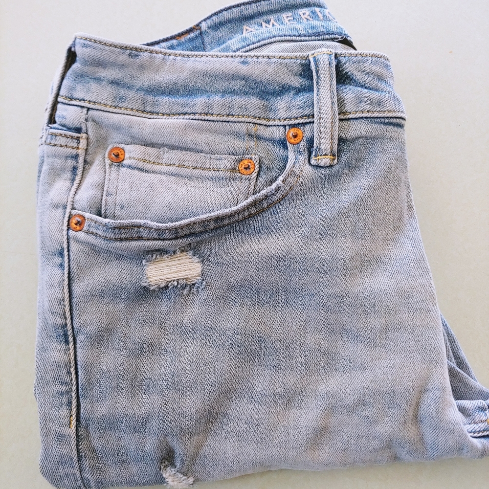 American Eagle 5 pocket distressed mens jeans